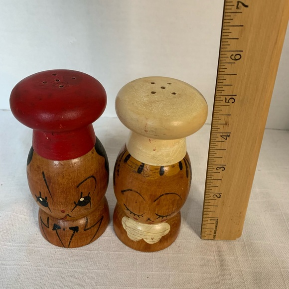 VINTAGE | Wooden Chef Salt & Pepper Shaker Set - Picture 11 of 11